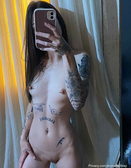 o laylaa ヌード女優 写真