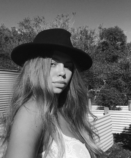 Madison Mclachlan ポルノモデル 写真