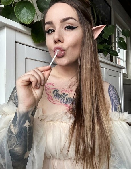 Missrage エロティックモデル 写真