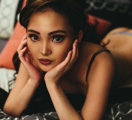 Codemiko ポルノスター 可愛い 写真