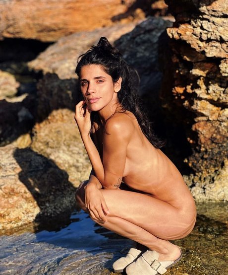 Estela Cruz 裸モデル 写真