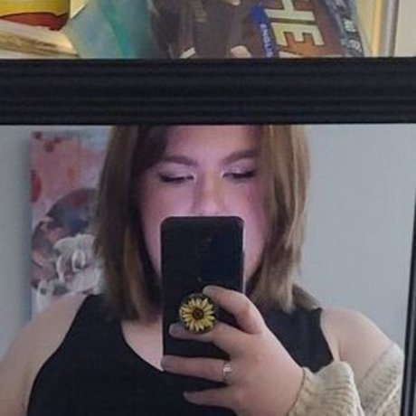 damned female ポルノスター 写真