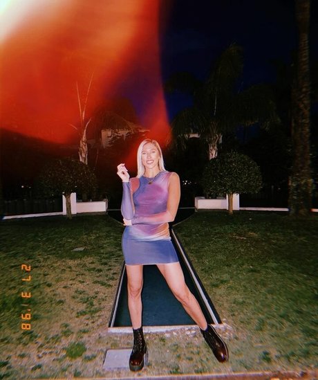 Carlotad26 ポルノスター アダルト アーカイブ