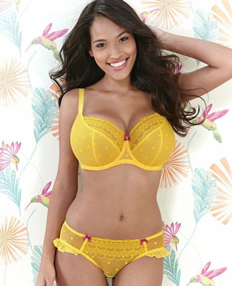 Jinna Cabrera ヌードのポルノスター 写真