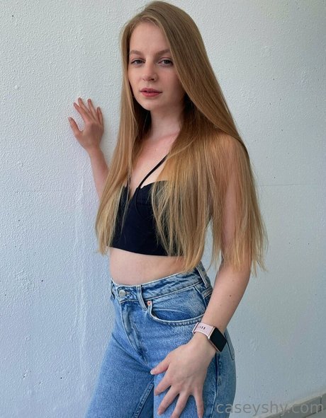 caseyshy ヌードのポルノスター 写真