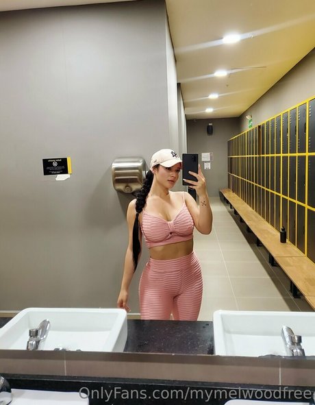 フラットオンリーファン 美しいヌード 画像