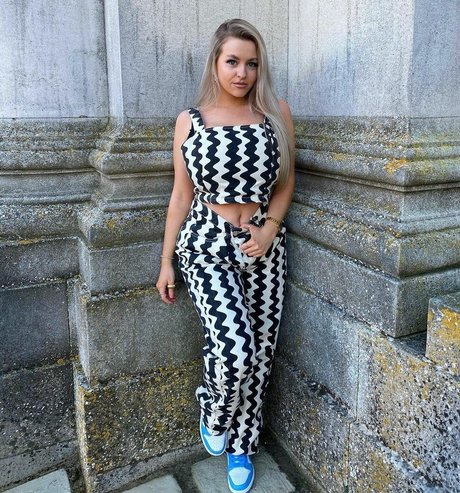 Amber Rose Brightman ホットなポルノスター 写真