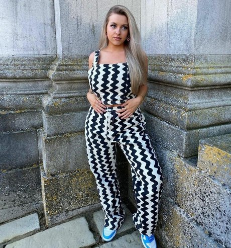 Amber Rose Brightman 無料スター 画像