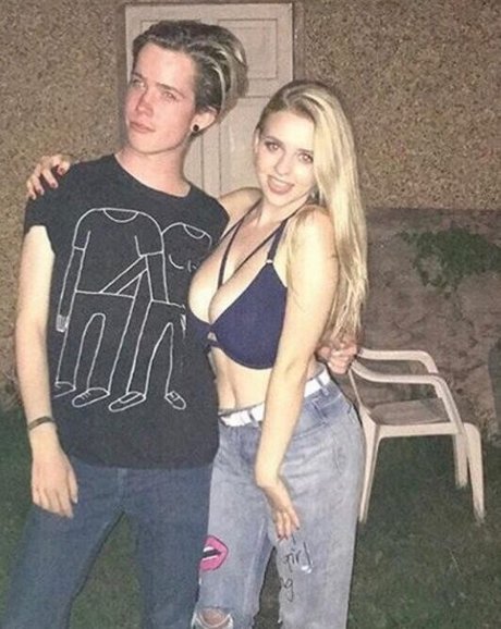 アーミーガールズオンリーファン 美しい 写真