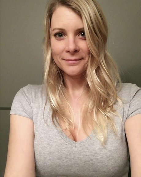 アマチュアぽっちゃりOnlyFans エロチック 写真