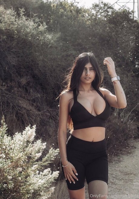 miakhalifa ポルノモデル 写真