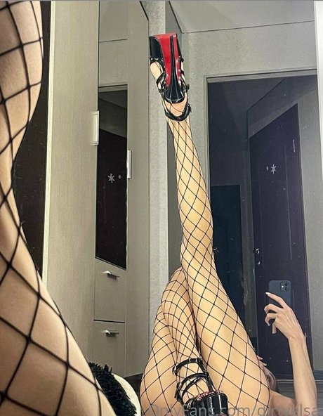 黒檀の小人OnlyFans ポルノ ギャラリー