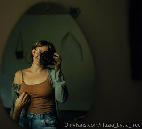 illuzia bytia free トップモデル 写真