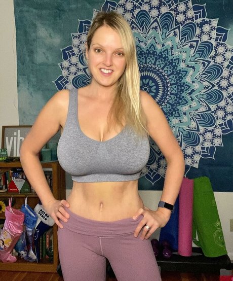 アジア人のアナルオンリーファン ヌード 写真