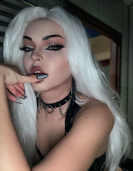 Andrasta エロティックモデル ギャラリー