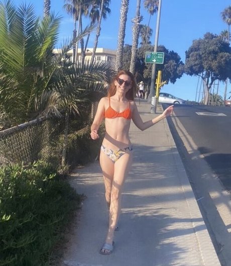 アジア人のタトゥー OnlyFans ポルノ 画像