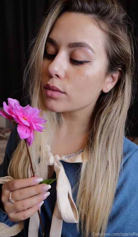 HoneyGirl ポルノモデル 写真