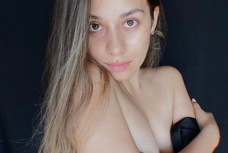 スリムな熟女OnlyFans アダルト 写真