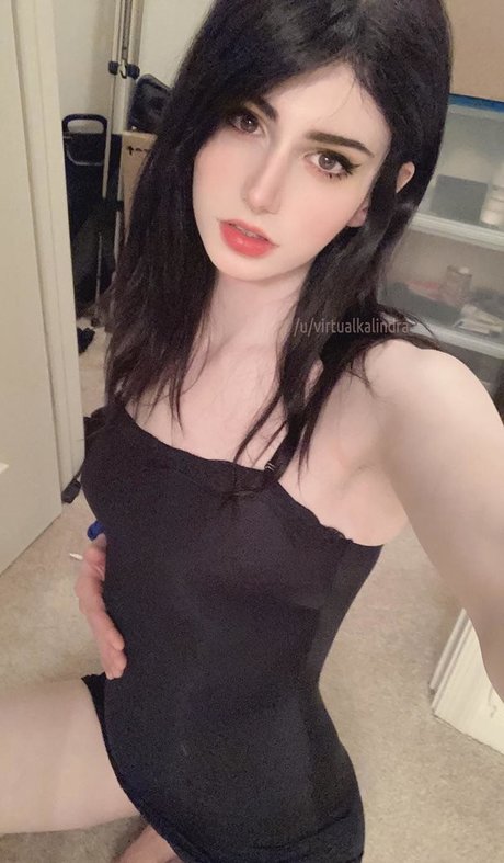 Kalindra Chan 素敵なポルノスター 画像