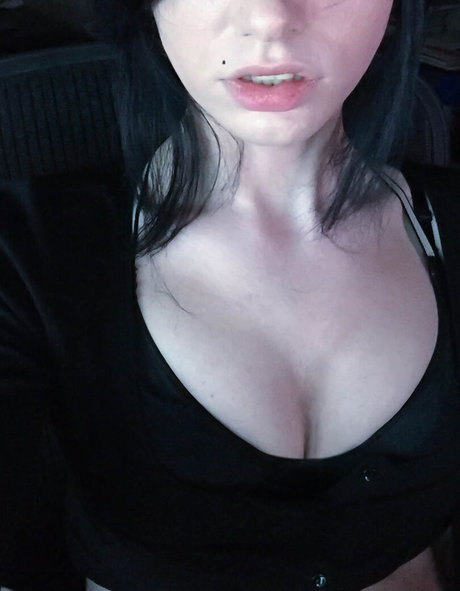 Kalindra Chan 完璧なスター 写真