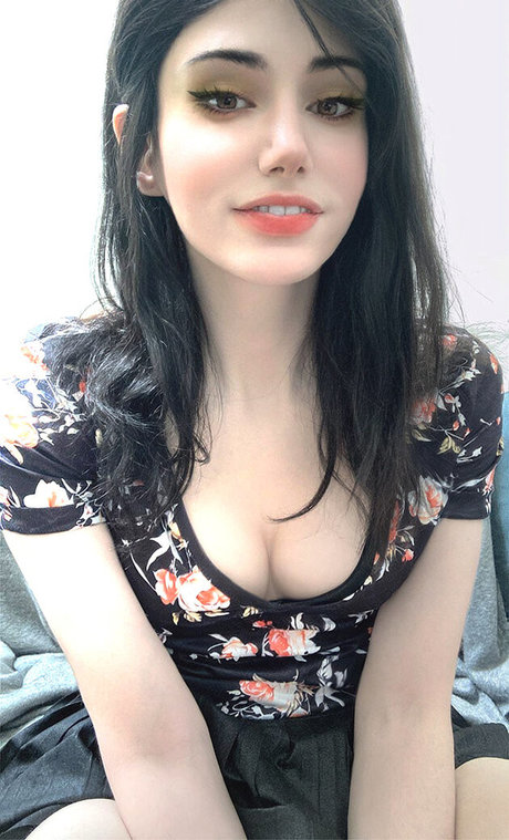 Kalindra Chan ポルノスター 高品質 画像