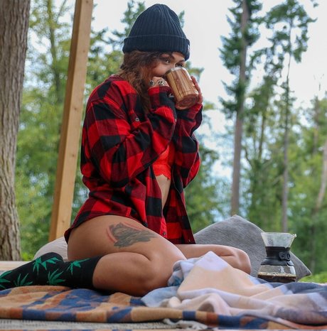 官能的なOnlyFans ヌード アーカイブ