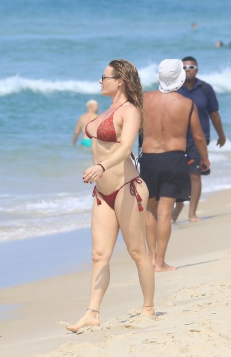 アジアの女性支配OnlyFans ホットヌード 写真