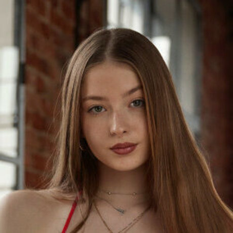 Amelia Korczak ポルノスター アート アーカイブ