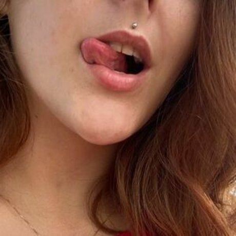 痩せた金髪の熟女OnlyFans ホット裸 写真