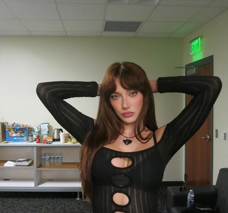 Olivia OBrien ポルノスター アダルト ギャラリー