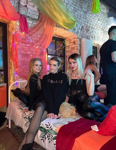 本物の熟女OnlyFans アート裸 ギャラリー