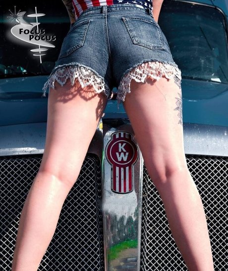 Jessica Melton 無料モデル 写真