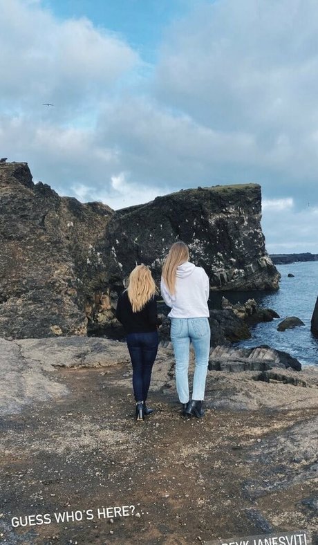 ティーンヌードOnlyFans ホットポルノ 画像