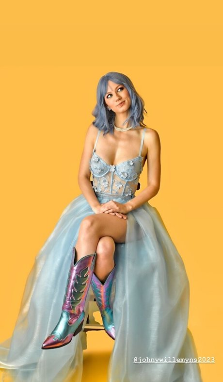 Bo Ackaert セクシーなポルノスター 写真