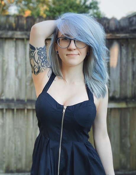 Nicholena ヌードスター 写真