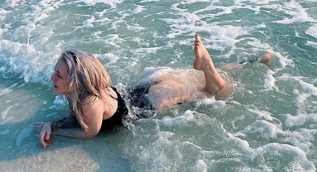 Nicholena ポルノスター ホット 写真