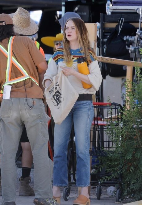 ブロンドヨガOnlyFans 無料裸 画像