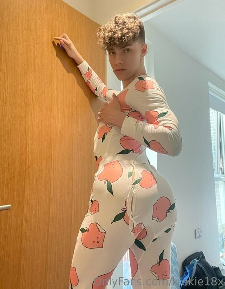 熟女ティーンOnlyFans ホットセックス 画像