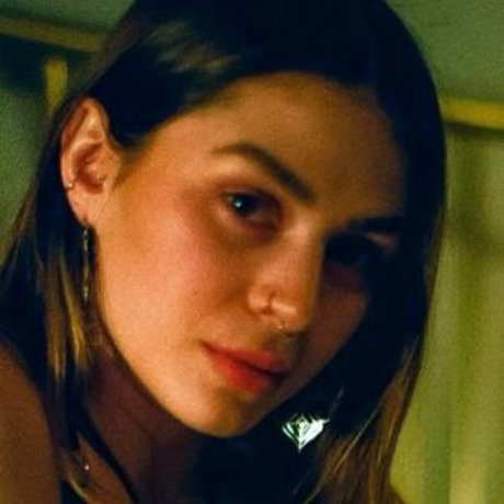 Emily Mello 完璧なモデル 画像