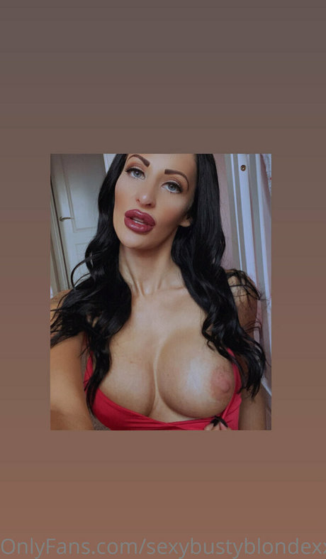 Tamsin Louise Hall 裸のポルノスター 写真