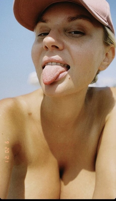 ブルネットの看護師OnlyFans 美しい裸 画像