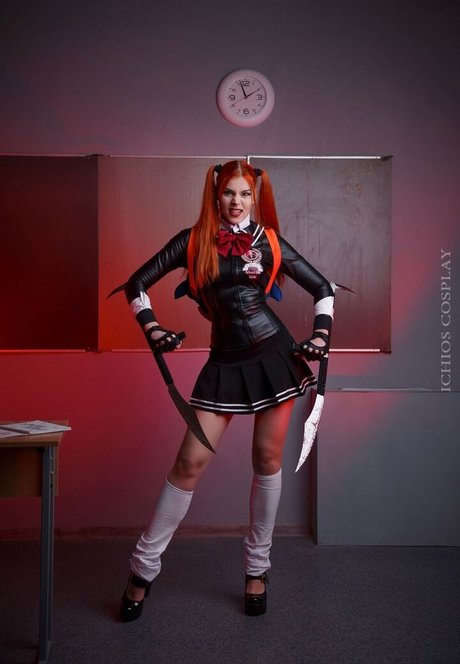 Anya Ichios スター ヌード 写真