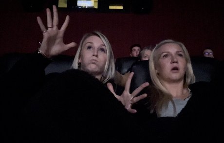 ブロンドオンリーファン ポルノ 画像