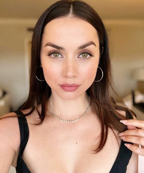Ana De Armas アダルト女優 写真