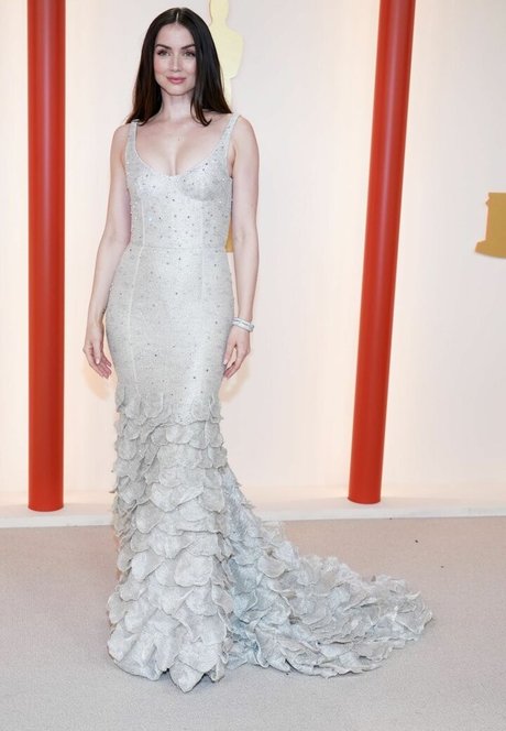 Ana De Armas セクシーモデル 画像