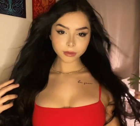 Eduarda Yuni HD女優 画像