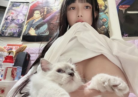 黒髪の熟女OnlyFans エロチック 写真