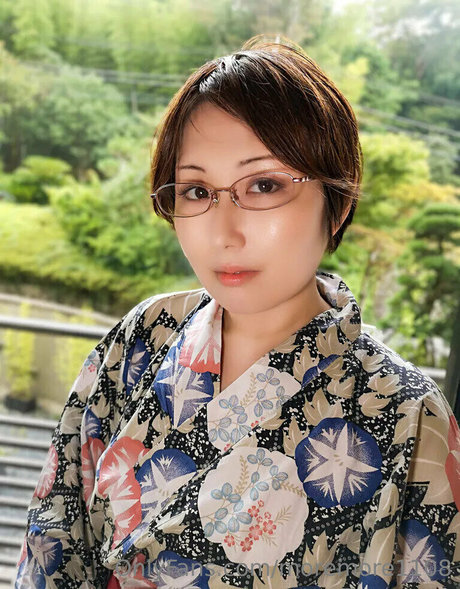 黒髪の熟女OnlyFans ベスト 写真