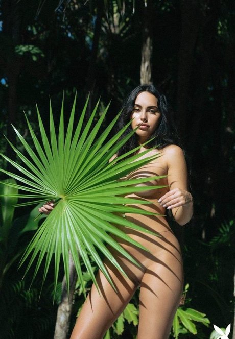 Claudia Tihan セクシーなポルノスター 写真