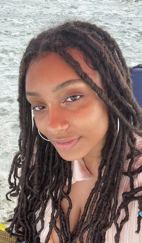 トップレスビーチOnlyFans ポルノ 画像